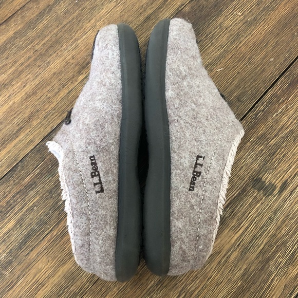 L.L. Bean women’s Daybreak Scuffs in taupe/chocolate dog motif - Picture 4 of 7